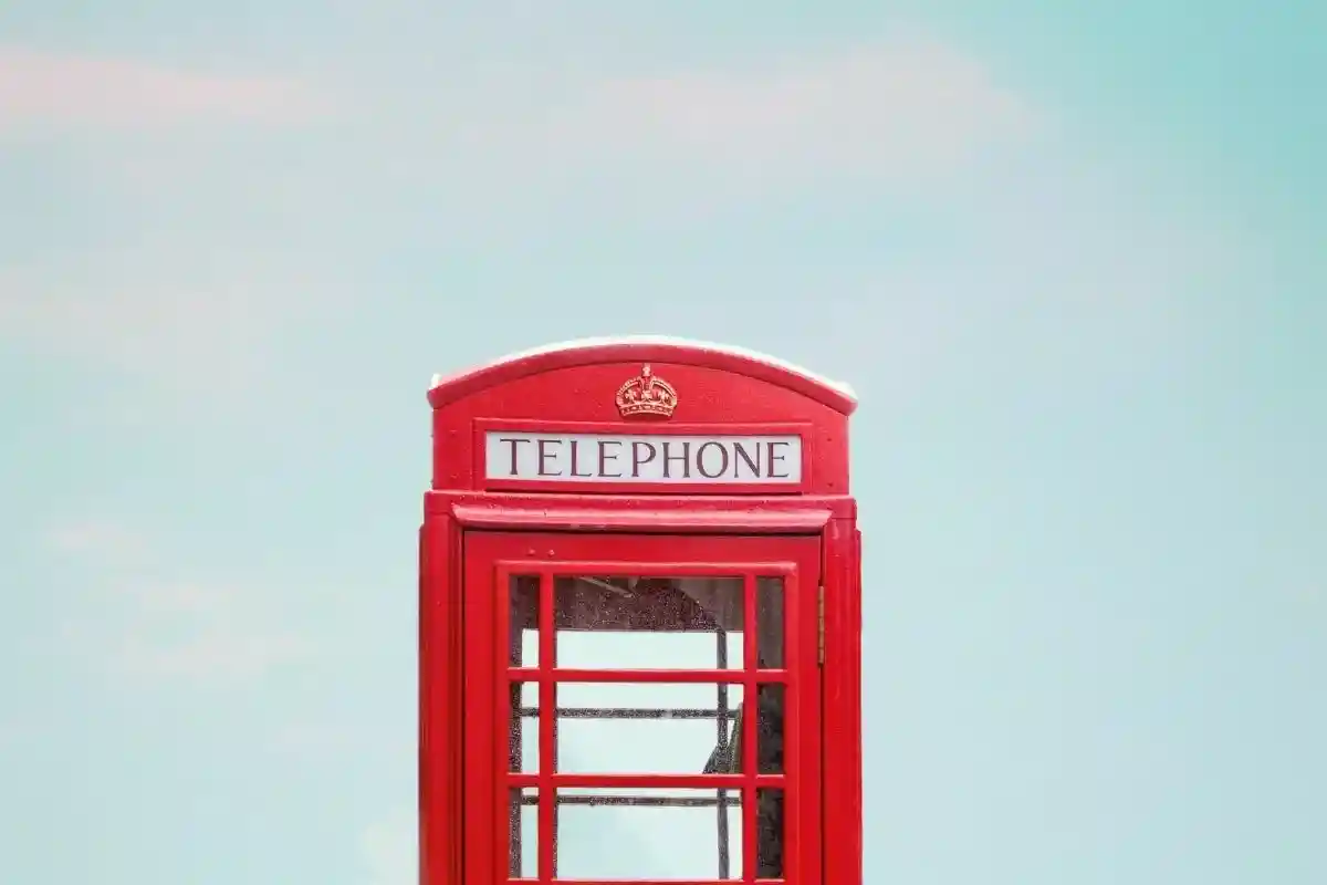 Телефонная будка. Фото: Tetyana Kovyrina / pexels.com