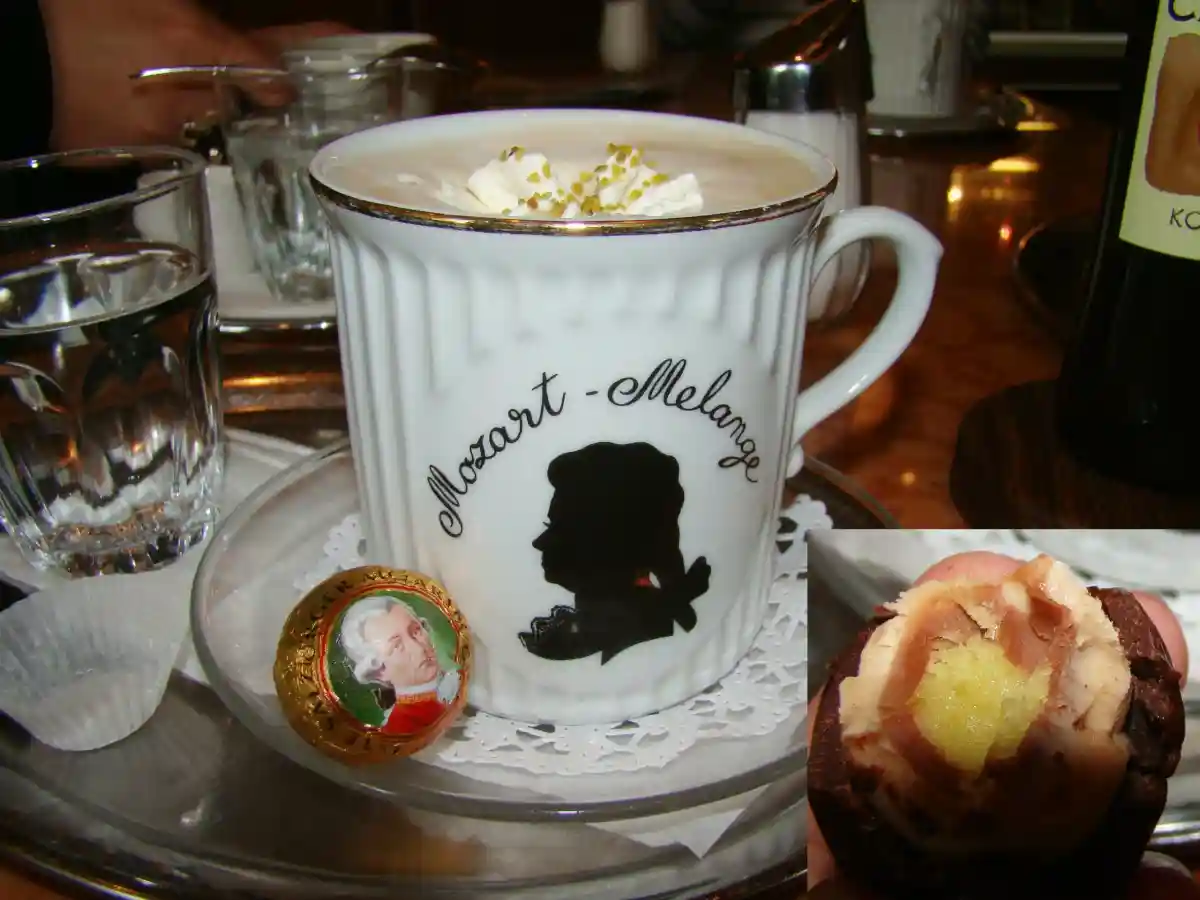 Кофе Mozart-Melange c конфетой моцарткугель Foto: Евгения Кривицкая