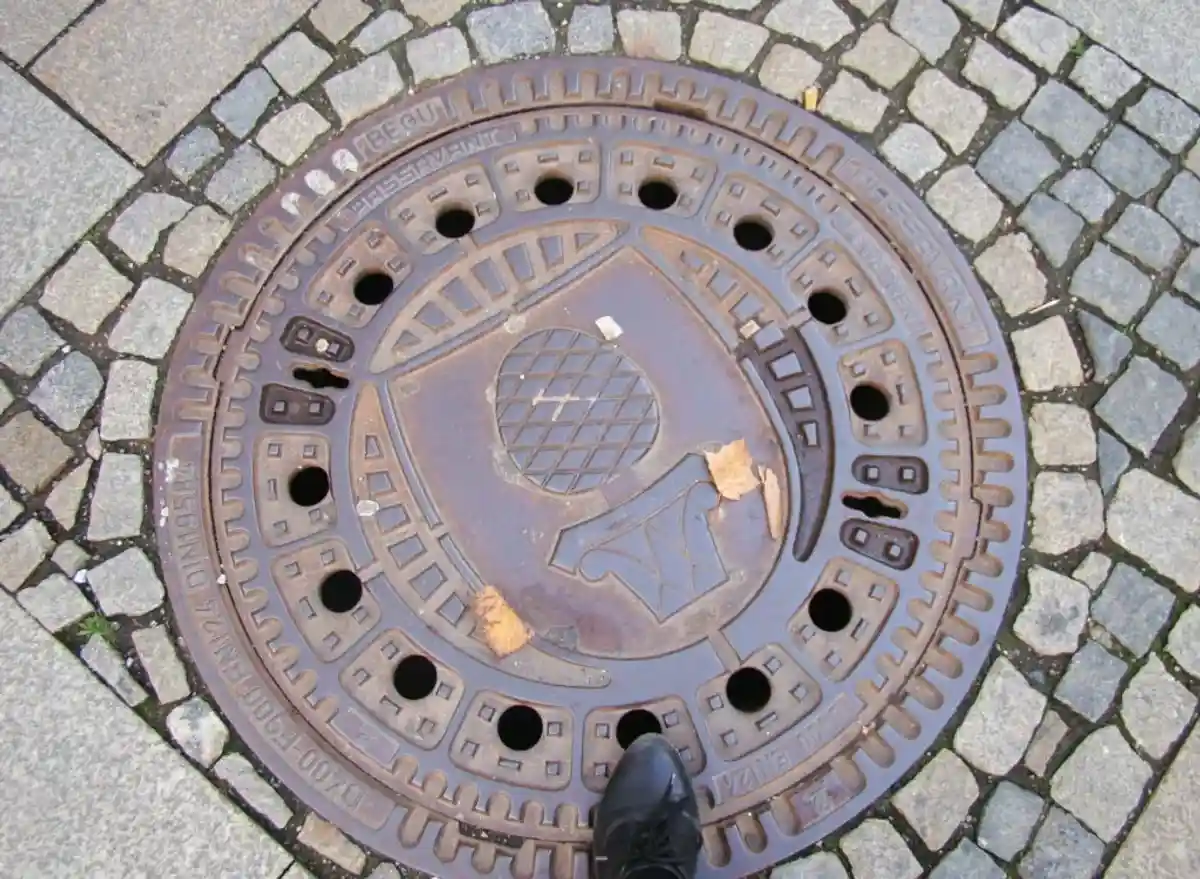 канализационный люк с гербом Аугсбурга