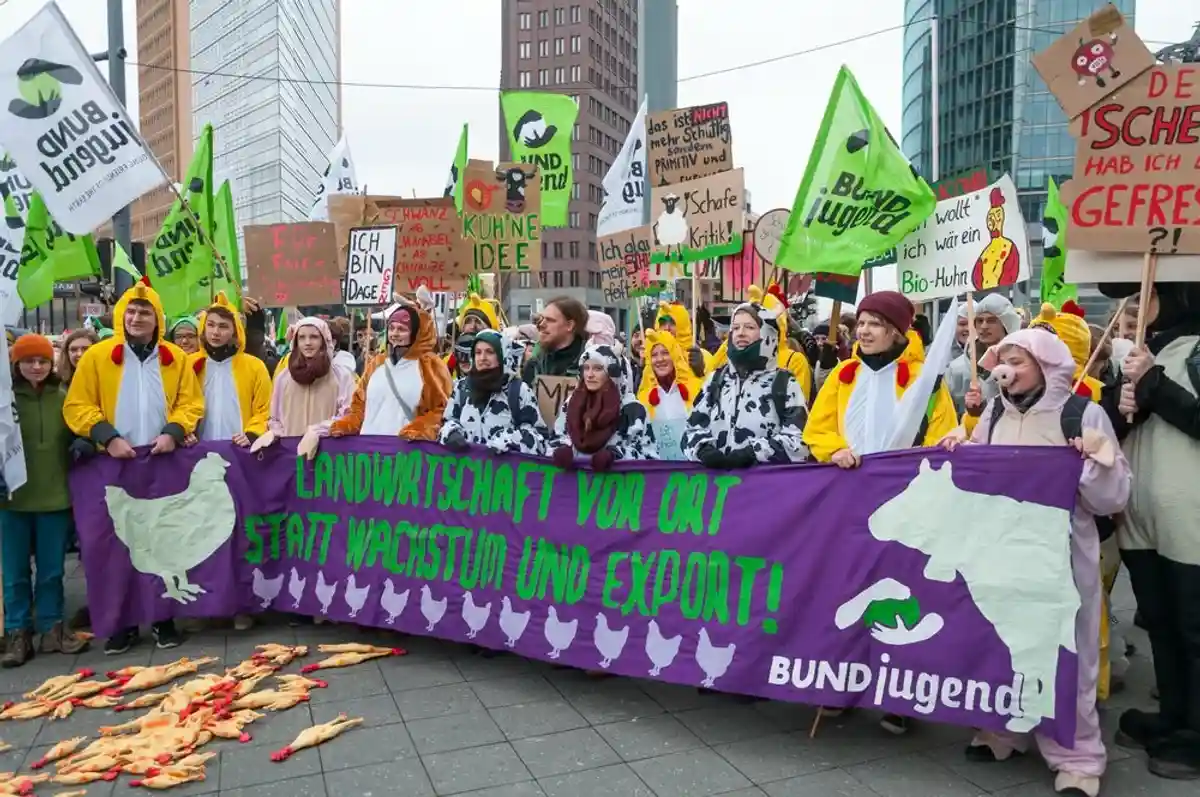 Митинг протеста группы Wir Haben Es Satt против массового экспорта сельскохозяйственной продукции в ЕС. Фото: Oliver S / shutterstock.com
