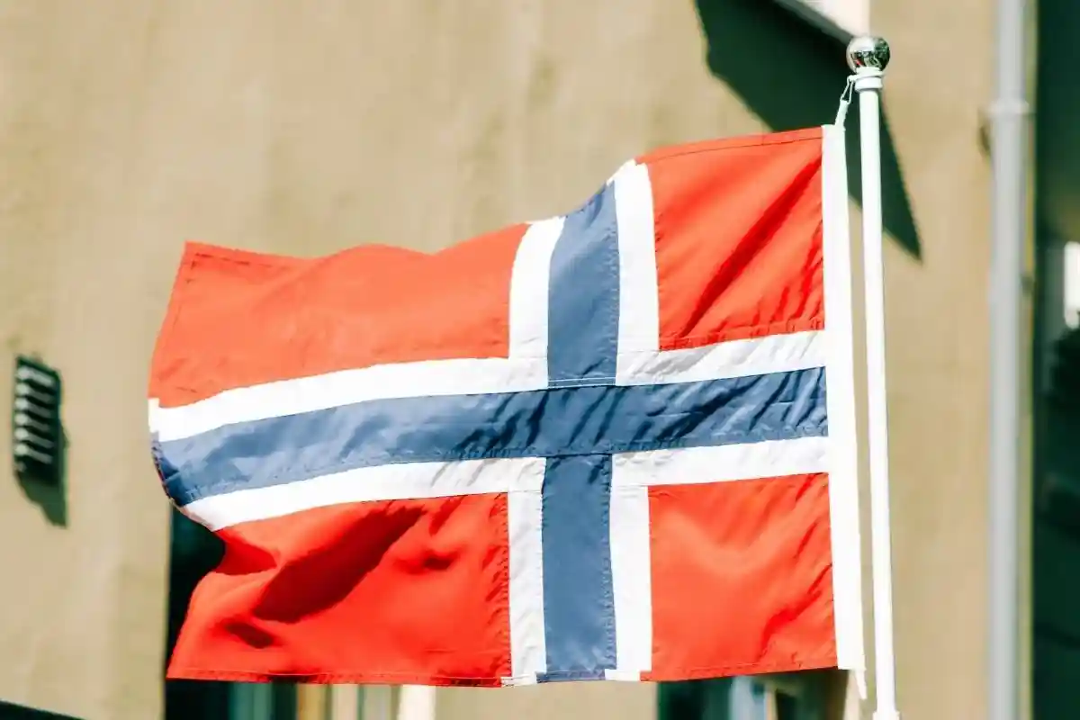 Флаг Норвегии. Фото: Andre / pexels.com