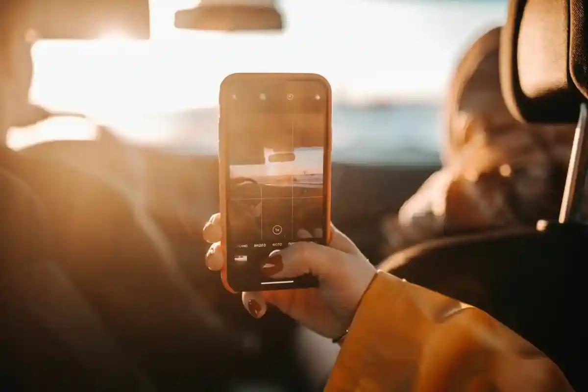 Телефоны за рулём и так вне закона. Фото: Pavel Danilyuk / pexels.co
