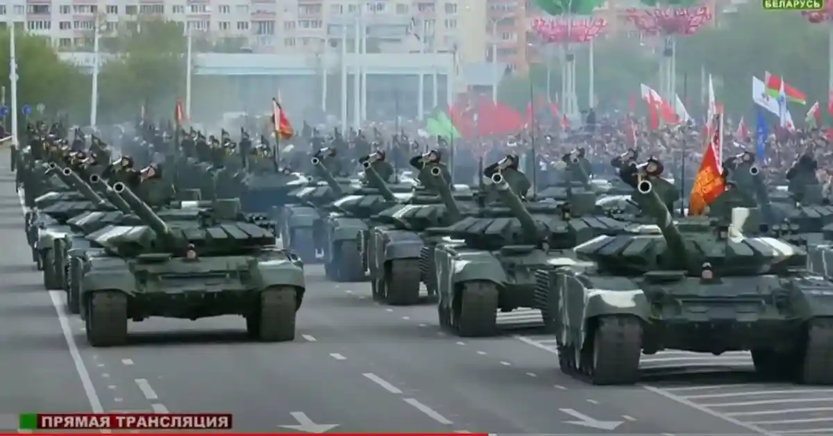 В параде победы приняли участие модернизированные танки беларусских вооруженных сил фото