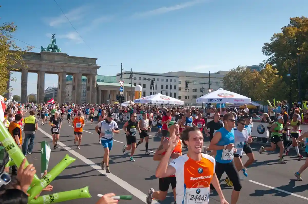 Спортсмены на Берлинском марафоне фото