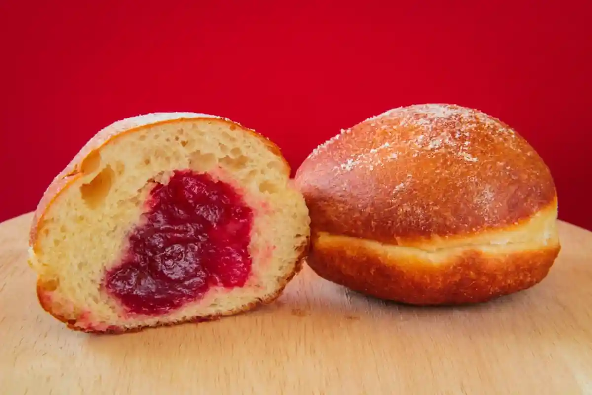 берлинские пончики с джемом фото