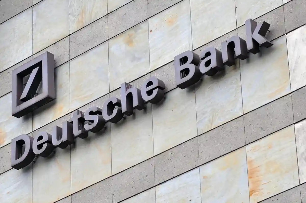 Deutsche Bank оштрафовали в США за операции 2015 года фото