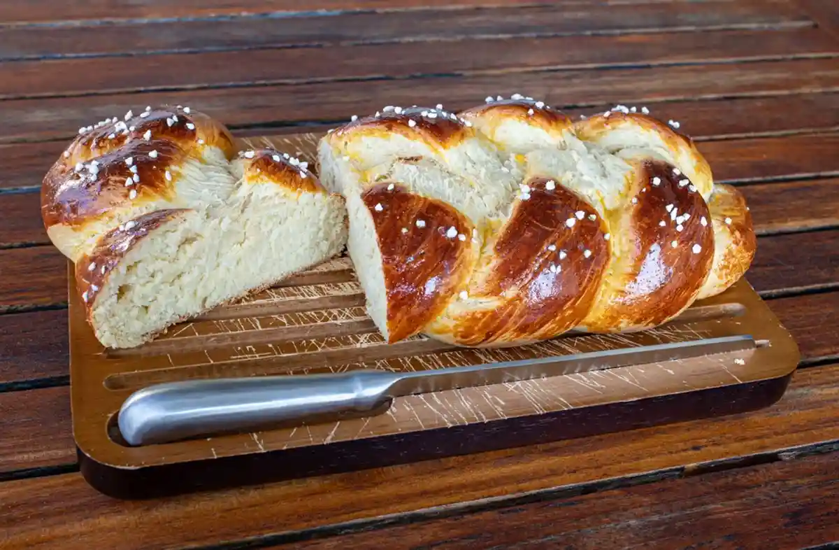 плетёный немецкий хлеб Hefezopf фото