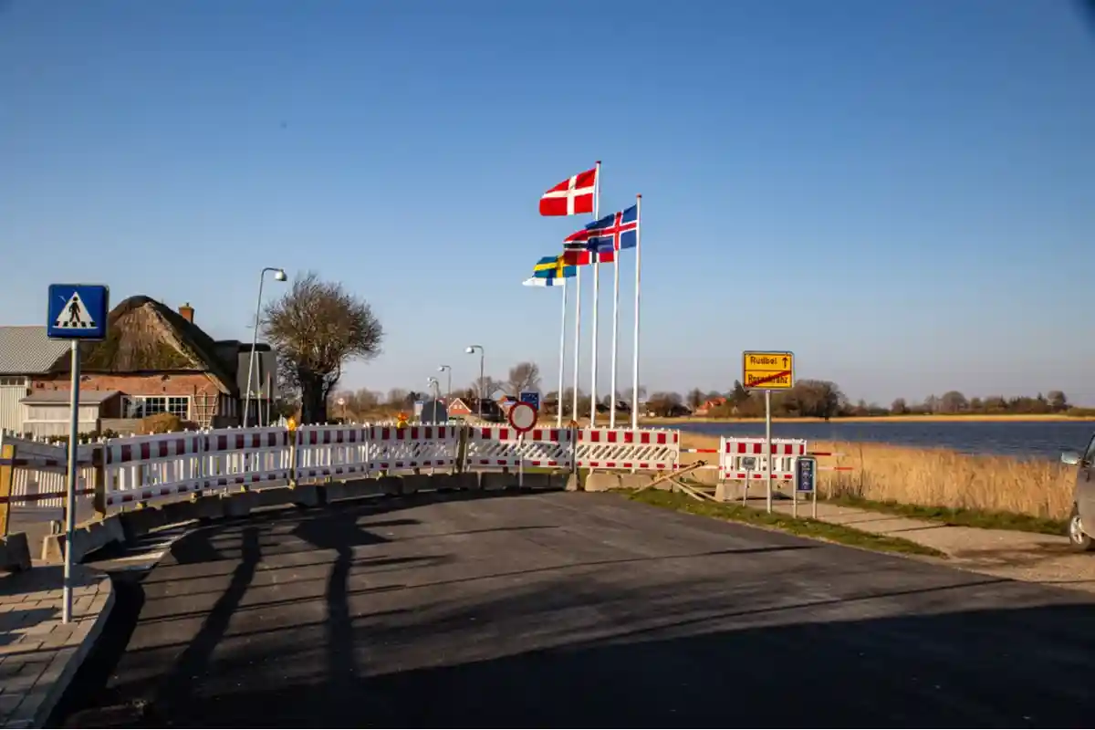 Дания закрыла свои границы