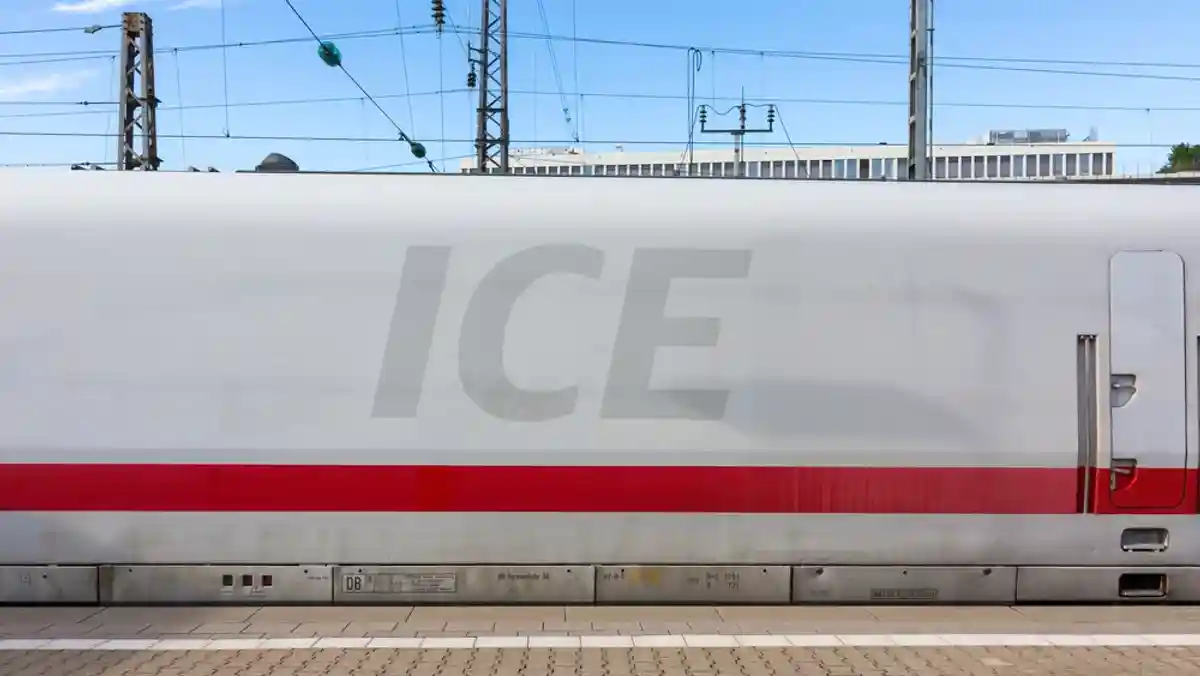 вагон поезда ICE в Германии фото