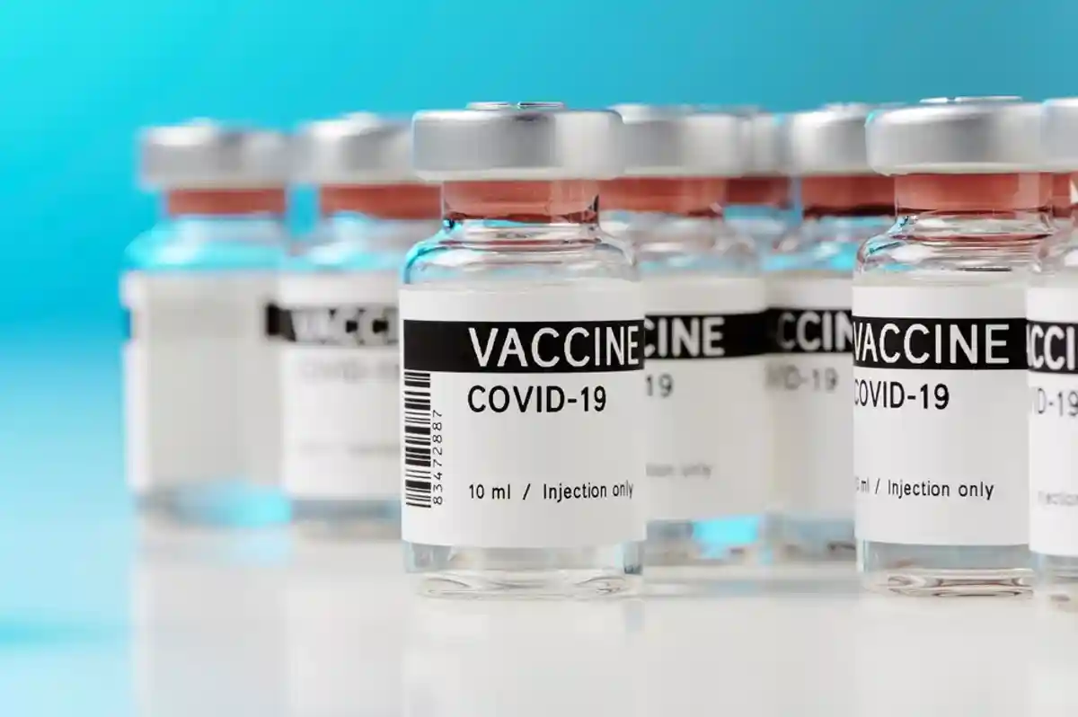 ампулы вакцины от коронавируса фото