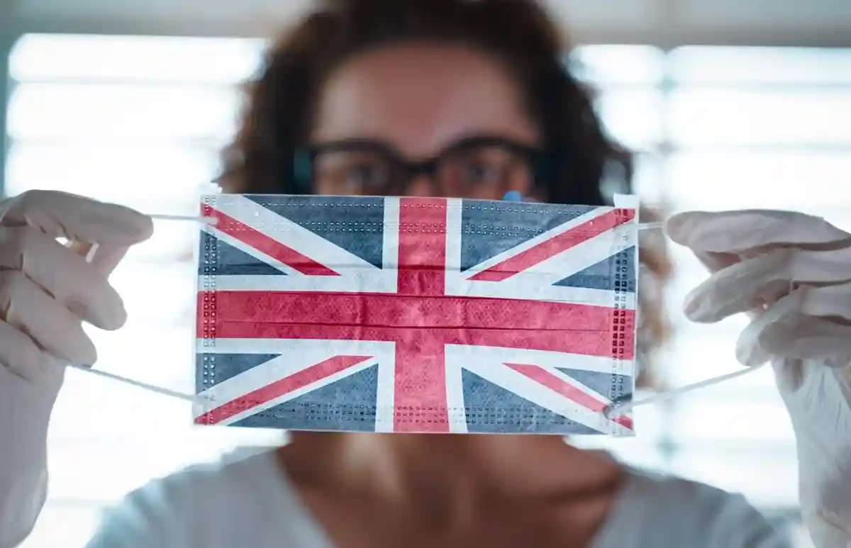 маска с флагом Великобритании фото