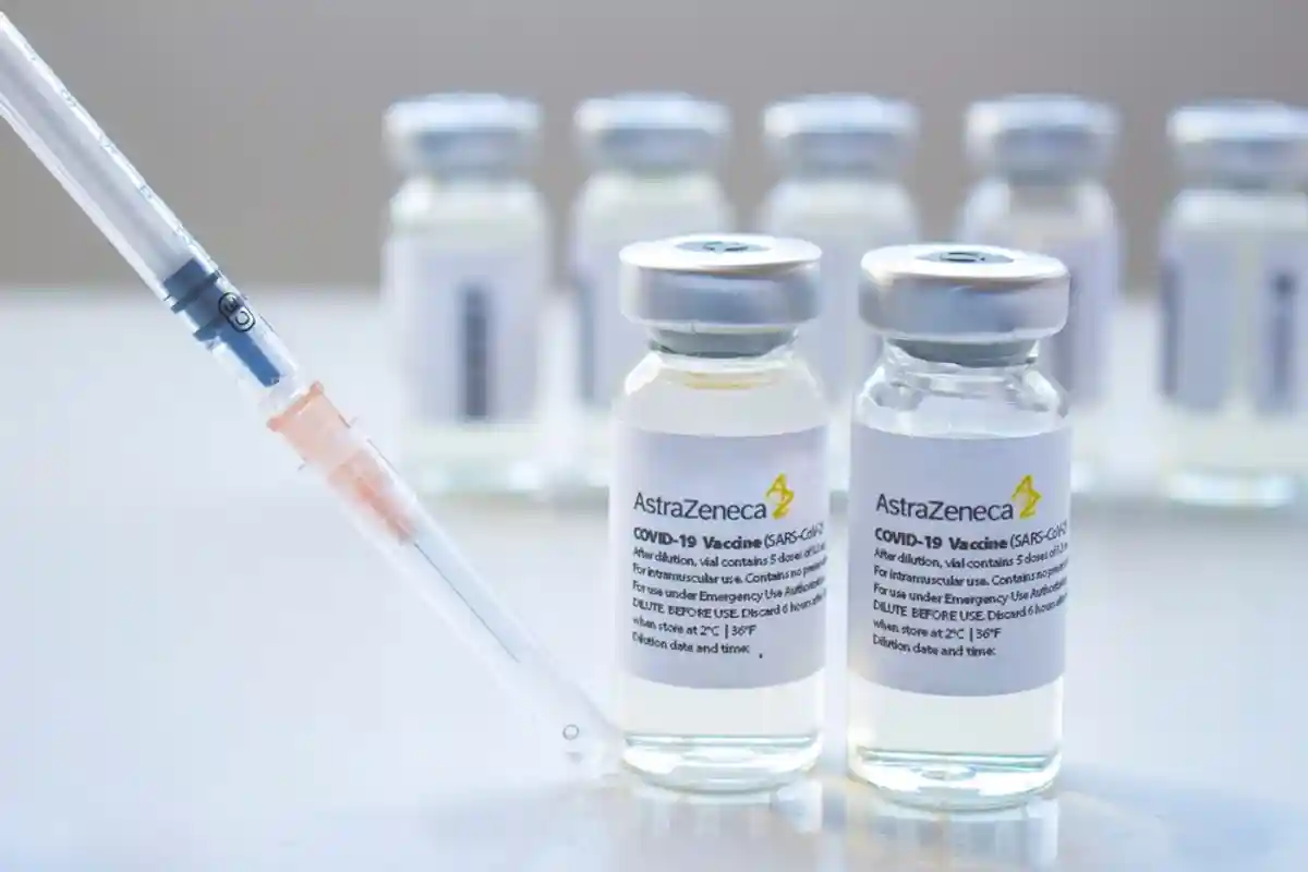 вакцина AstraZeneca вне очереди