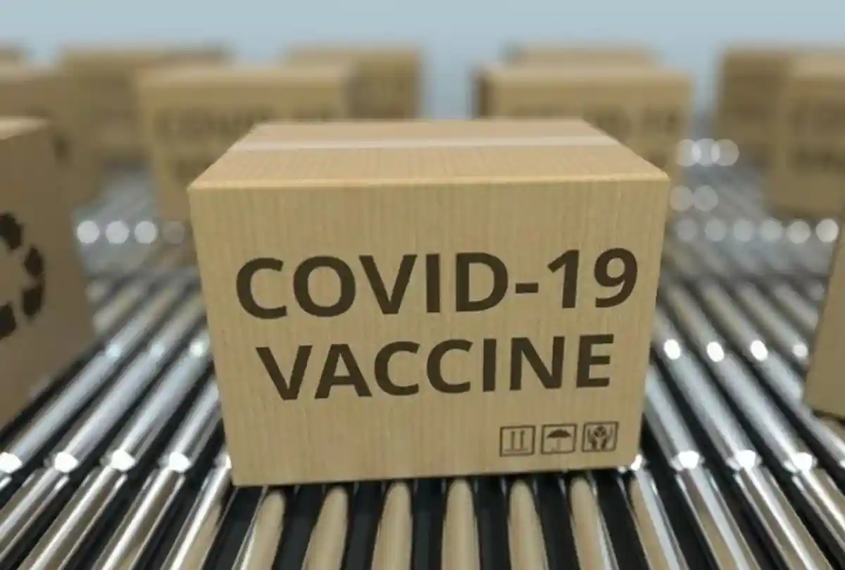 вакцинация от COVID фото