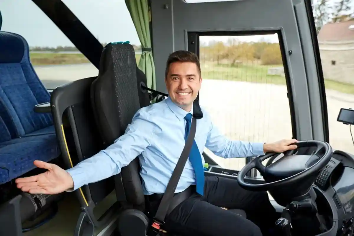Сколько зарабатывает водитель автобуса в Германии?