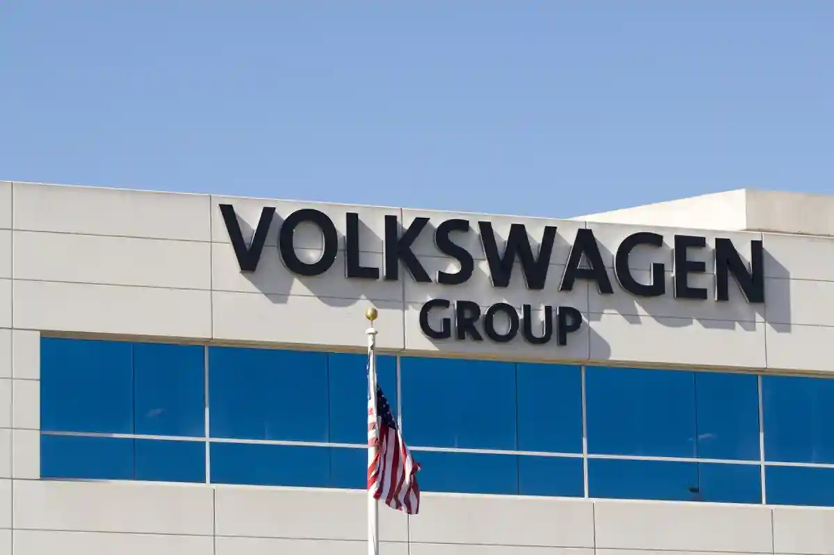Компания Volkswagen отзывает автомобили. Фото: Everett Collection/shutterstock.com