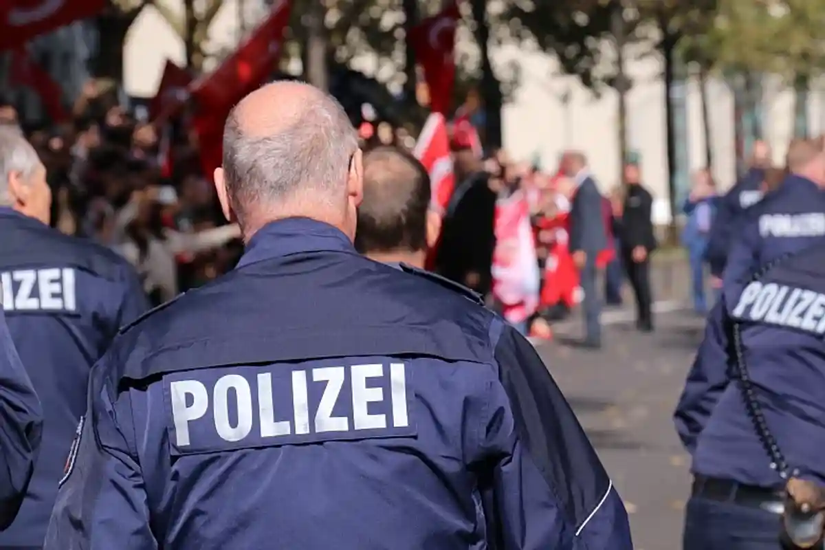 Полицейские пострадали в Берлине во время протестов