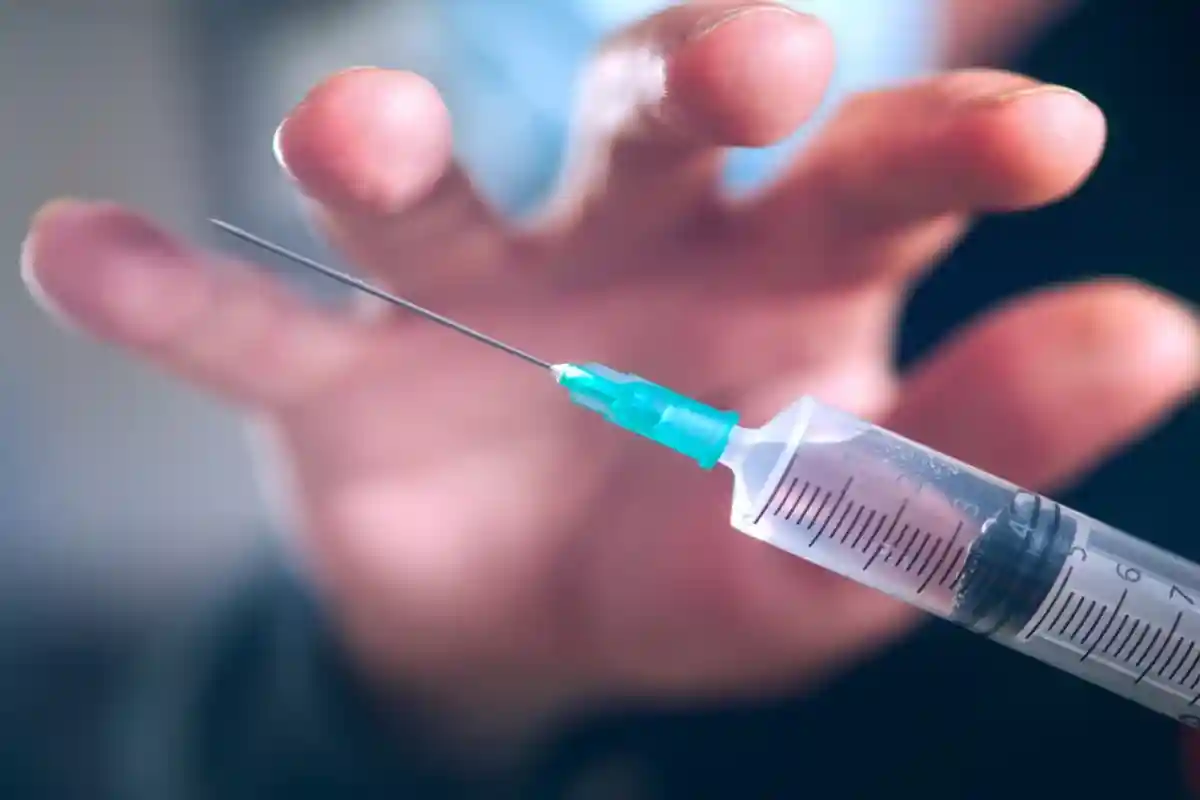 Сбежал с вакцинами Фото: Автор: Andreas Poertner / shutterstock.com