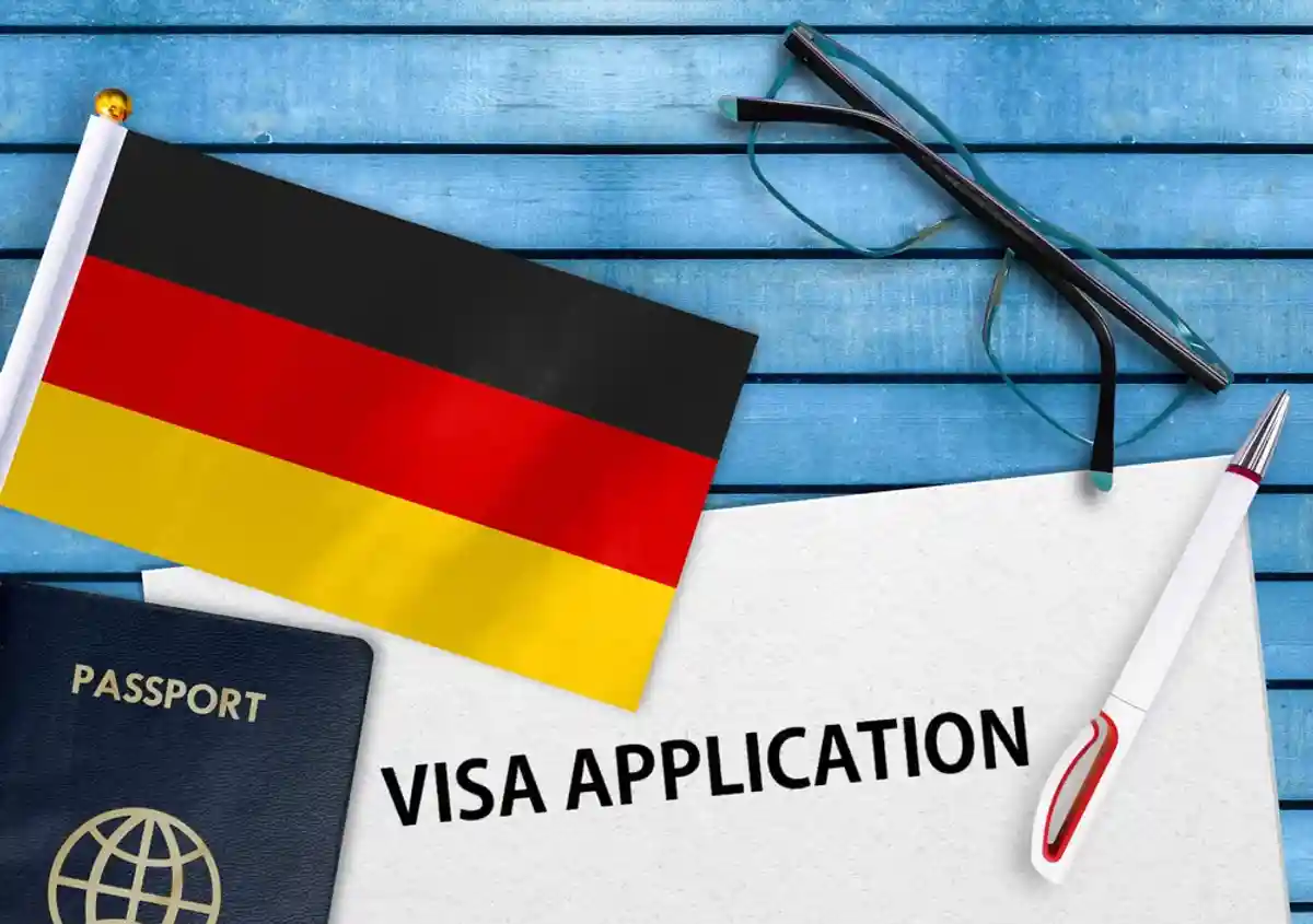 Первое, что необходимо оформить для трудоустройства в Германии, - рабочую визу
