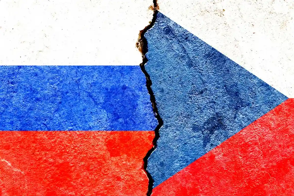 Смертельный взрыв складов в Чехии: "Bellingcat" и "Der Spiegel" назвали имена причастных к нему "ГРУшников" России