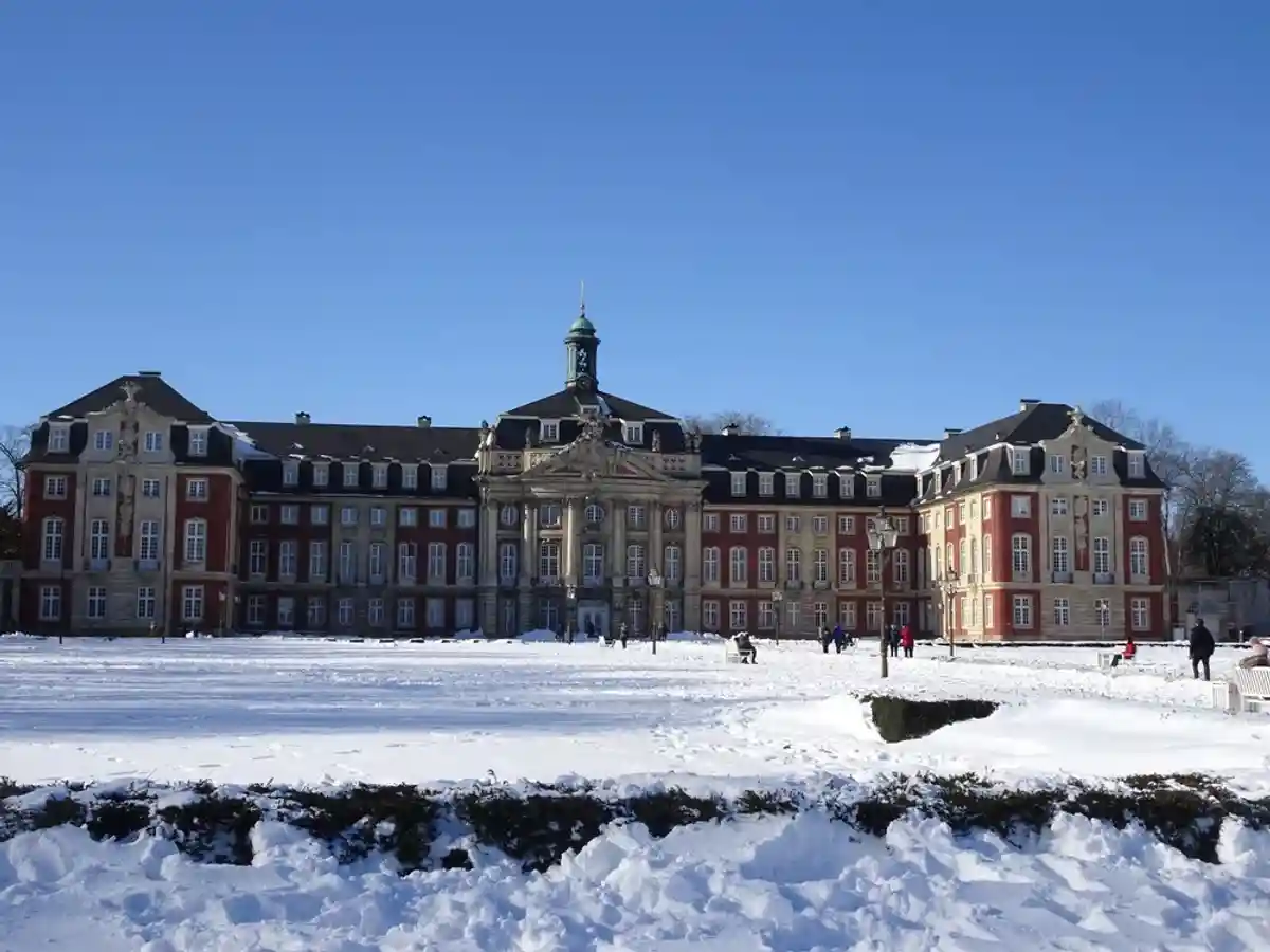 Мюнстерский дворец (Fürstbischöfliches Schloss Münster)