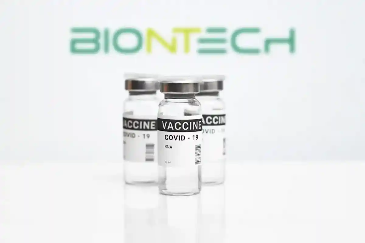 biontech-vakcinu-ot-covid / Фото: Andrey Sarapulov1 / www.shutterstock.com