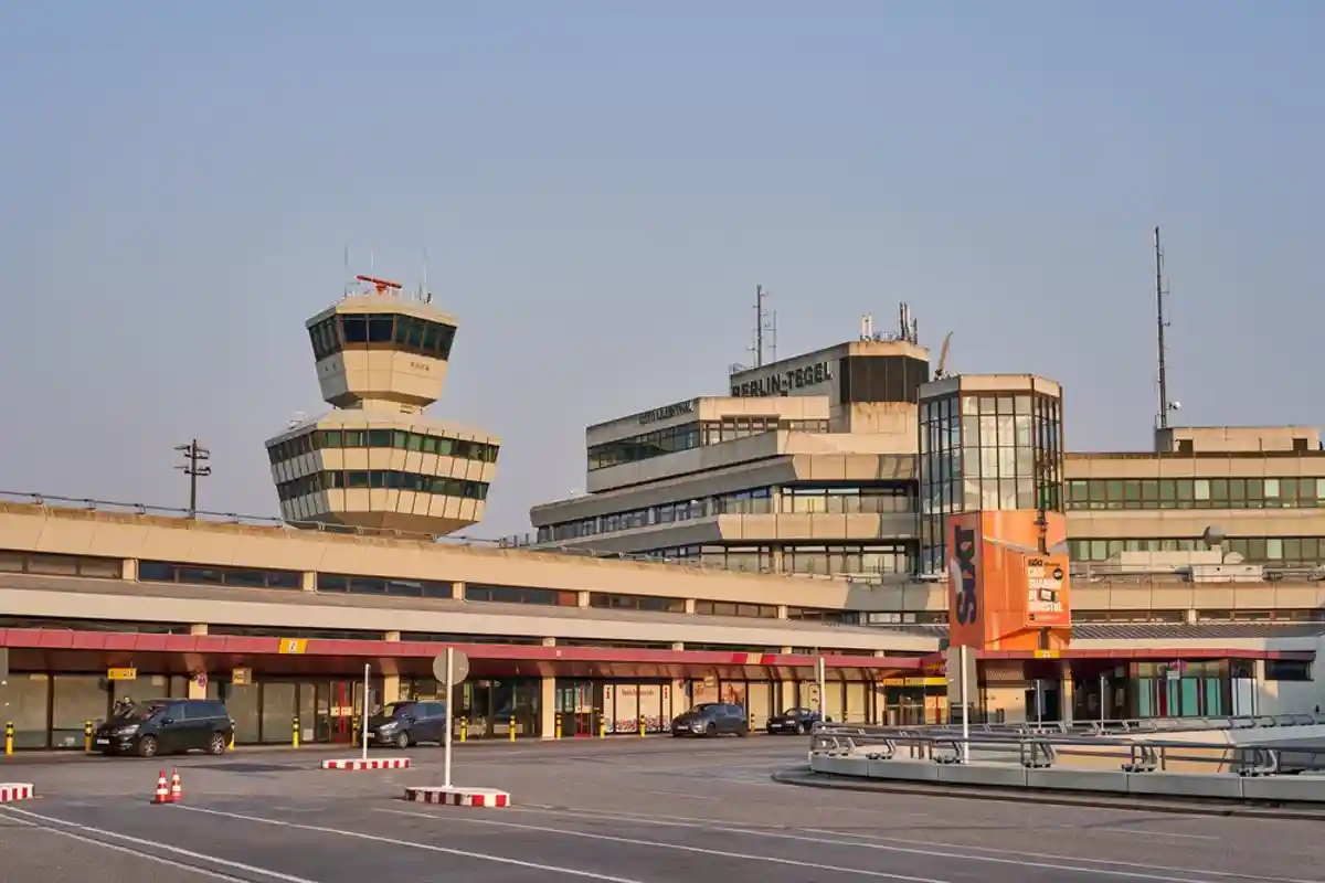 аэропорт Тегель и прилегающая площадка Фото: peter jesche/shutterstock.com
