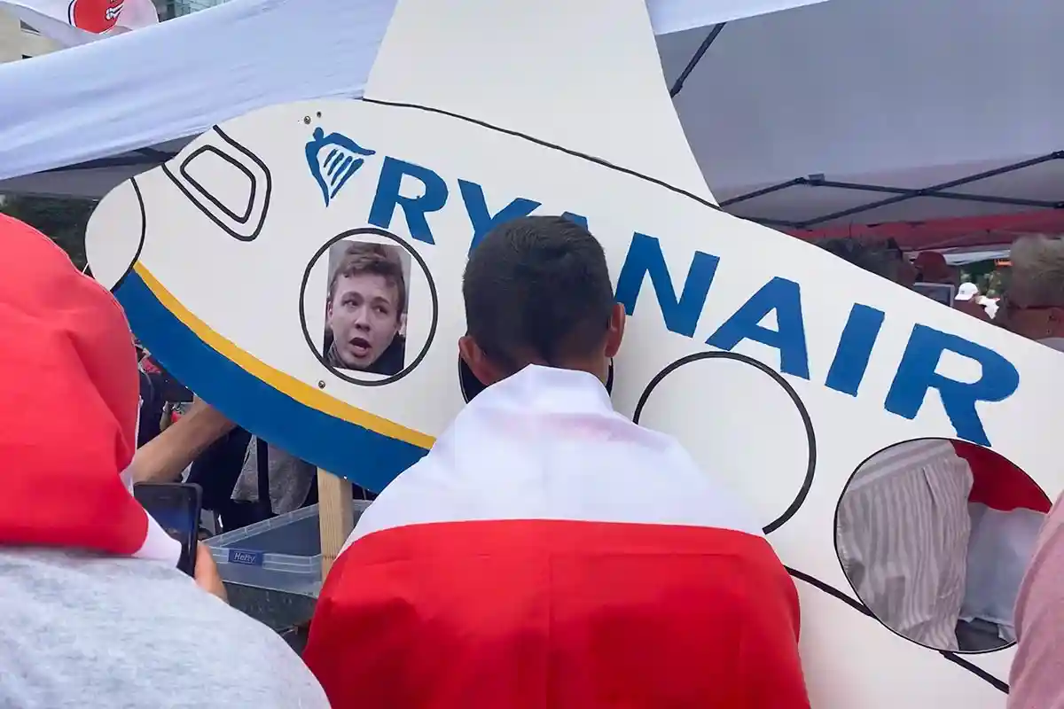 Самолет Ryanair с Романом Протасевичем и Софьей Сапегой. Фото: Aussiedlerbote.de