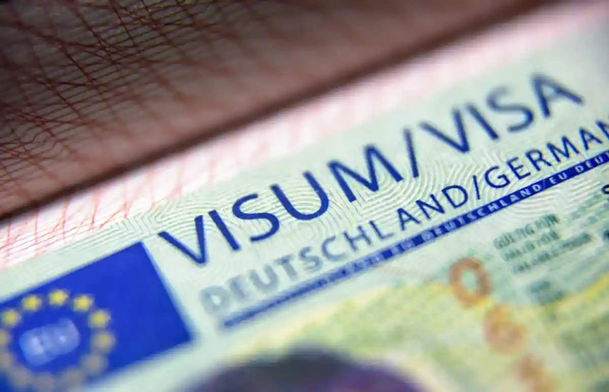 виза в Германию/ Viacheslav Lopatin / shutterstock.com