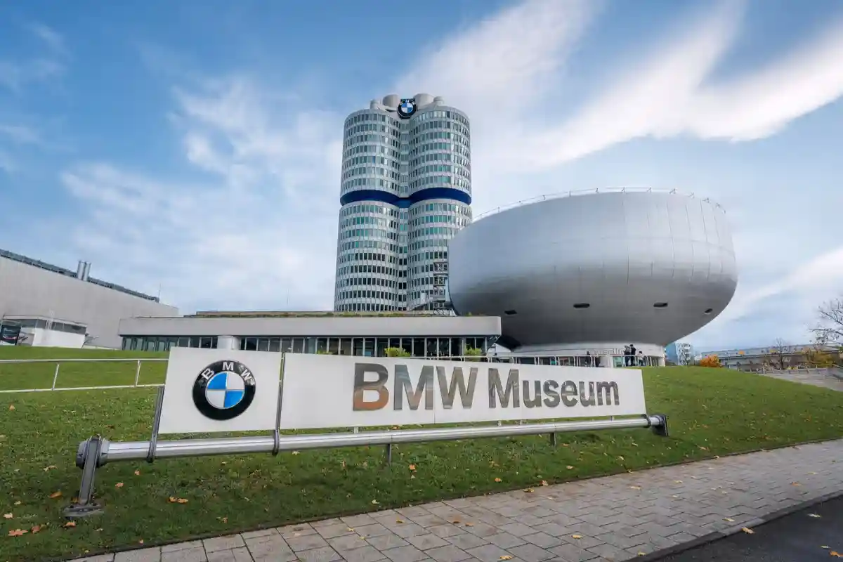 Топ лучших 5 автомобильных музеев Германии. Фото: Diego Grandi / shutterstock.com