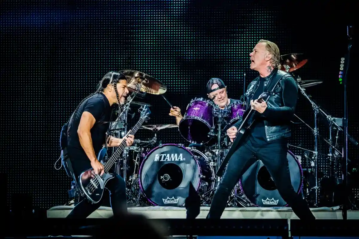 Metallica перевыпустила хит Enter Sandman в пользу жертв наводнения в Германии