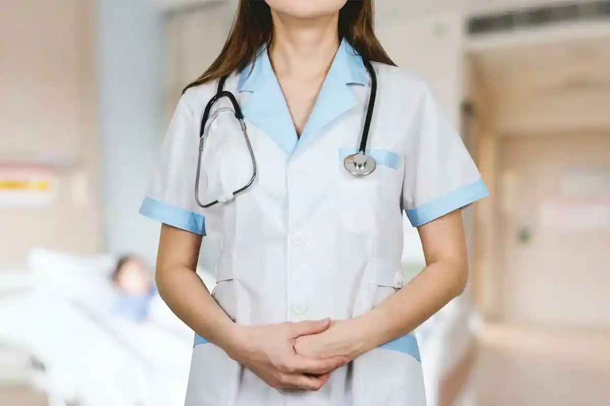Как устроиться медсестрой: требования, доход, преимущества работы 1