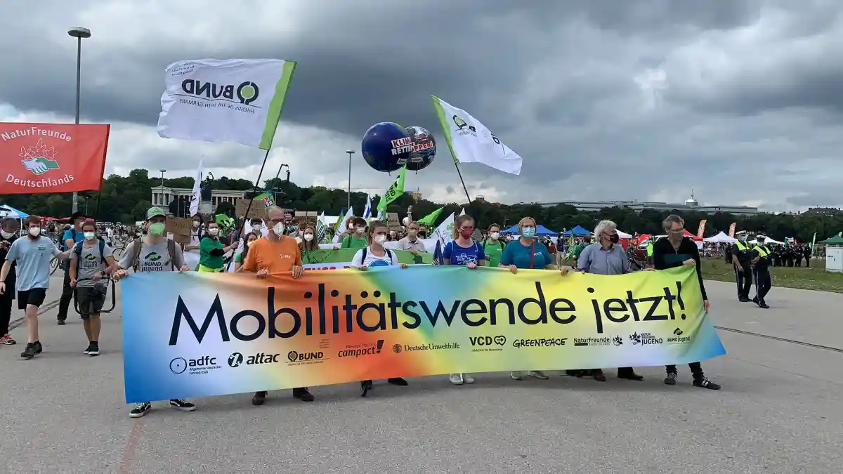 Митинг в Мюнхене: велосипедисты выступят против IAA Mobility Фото: Aussteigen - IAA Demo & Sternfahrt/Facebook
