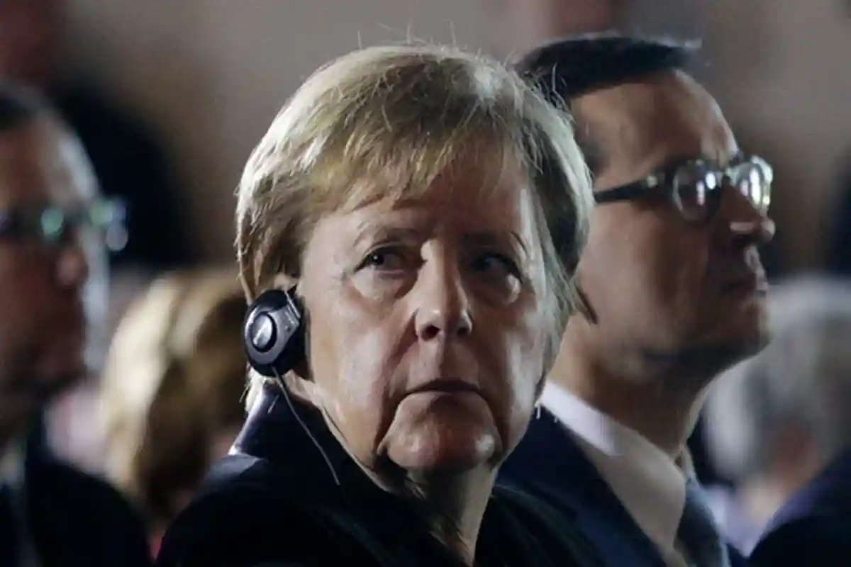 «Это гибридные атаки»: Меркель осудила Беларусь за натравливание мигрантов на ЕС