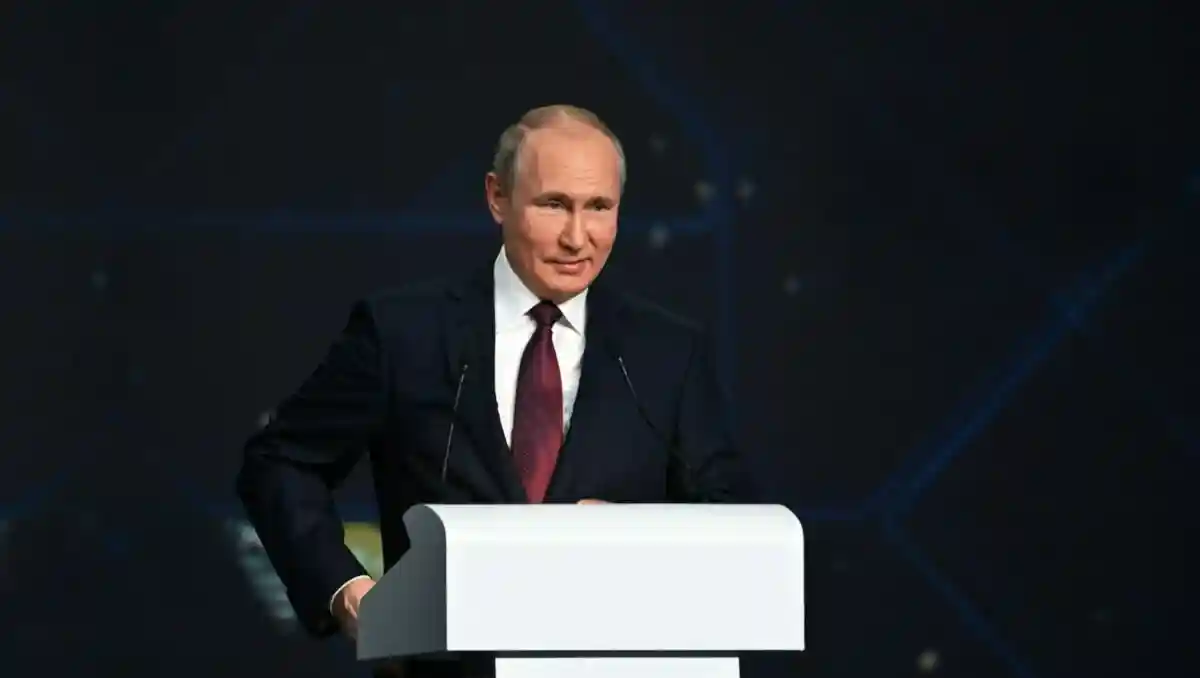 Путин проголосует дистанционно. Фото: Luca Perra/shutterstock.com