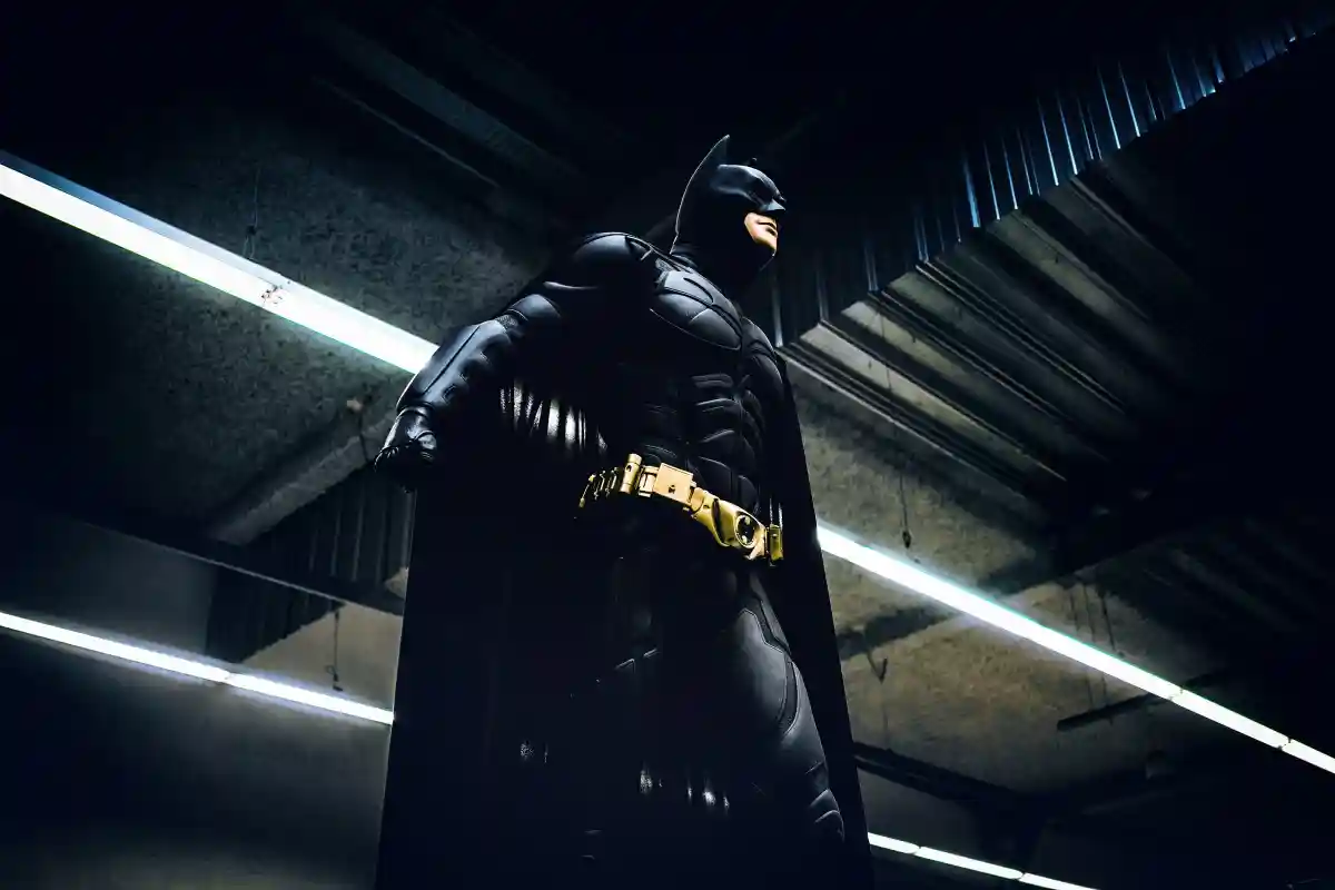 Режиссер перезапуска «Бэтмена» засветил на фото новое оружие героя