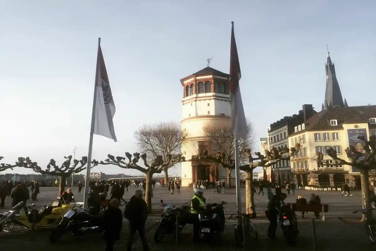 Düsseldorfer Schlossturm. Фото: altstadt.online / twitter.com 