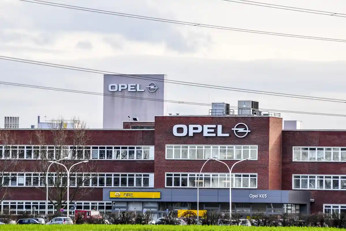 Завод Opel. Фото: Vytautas Kielaitis / Shutterstock.com
