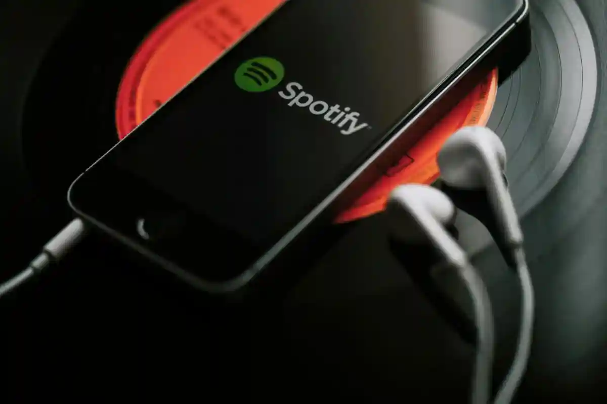 Spotify Фото: David MG/Shutterstock.com
