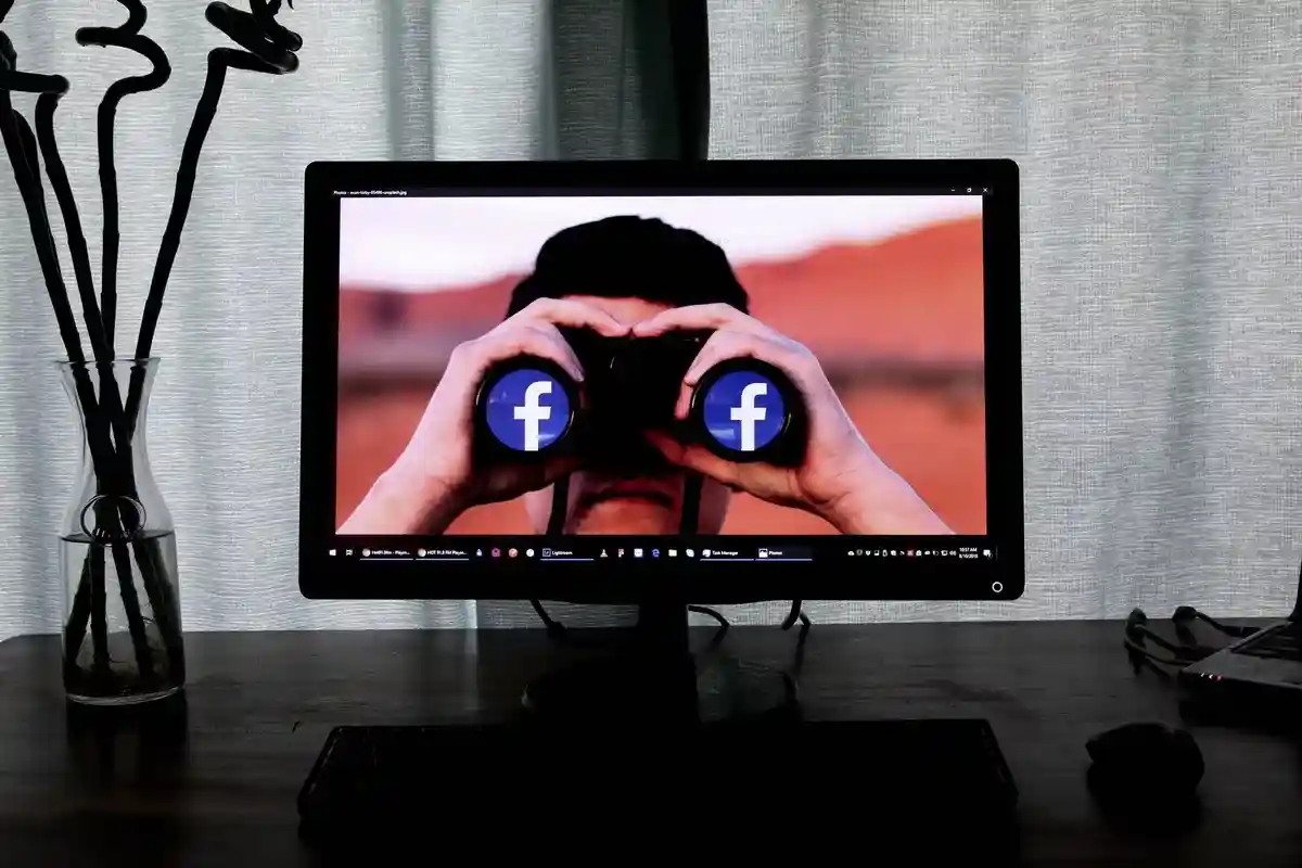 Facebook запускает свой криптокошелек. Фото: Glen Carrie / unsplash.com