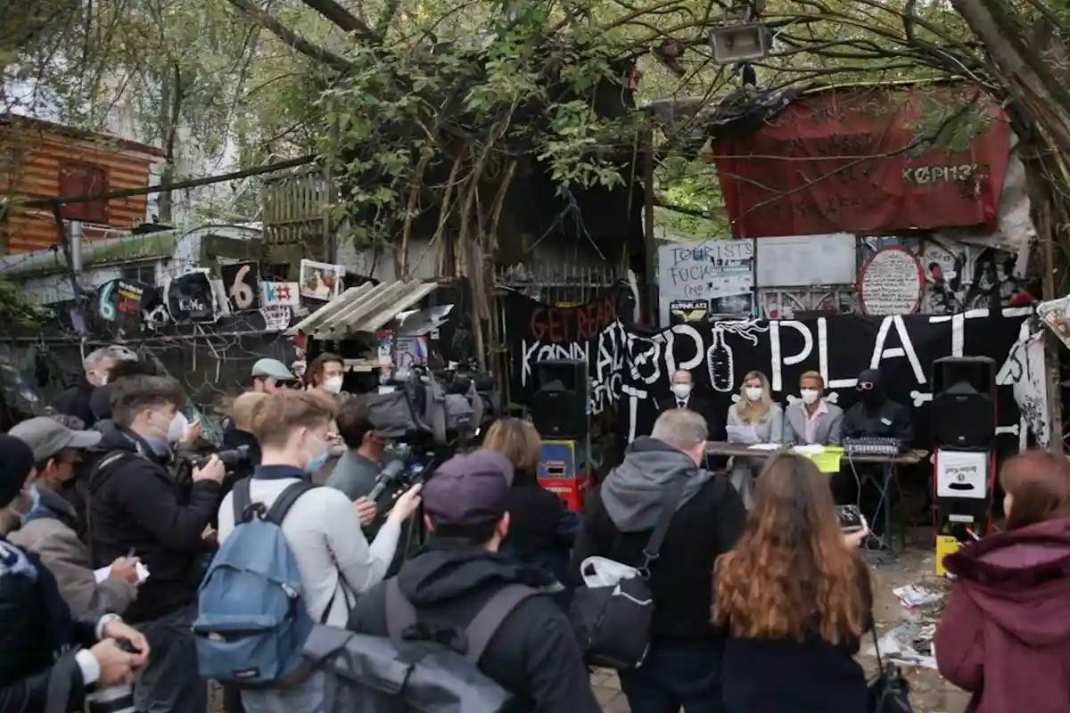 Лагерь "левых" в Берлине. Фото: Автор: Montecruz Foto / @Montecruzfoto