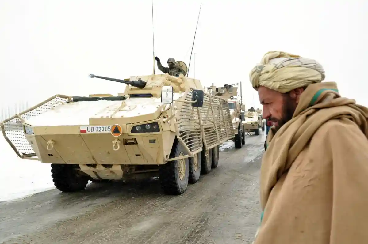 Миссия в Афганистане. Фото: Ryanzo W. Perez /shutterstock.com