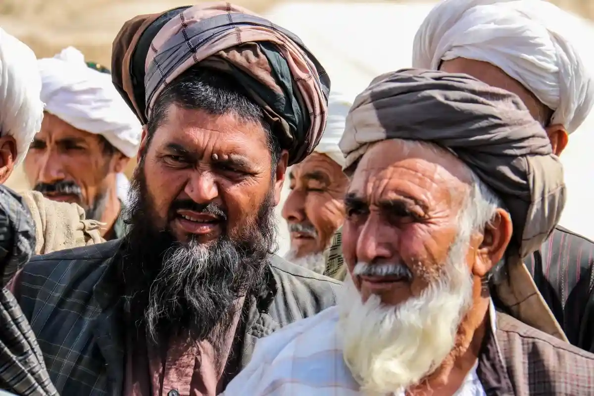 Талибы запретили музыку.