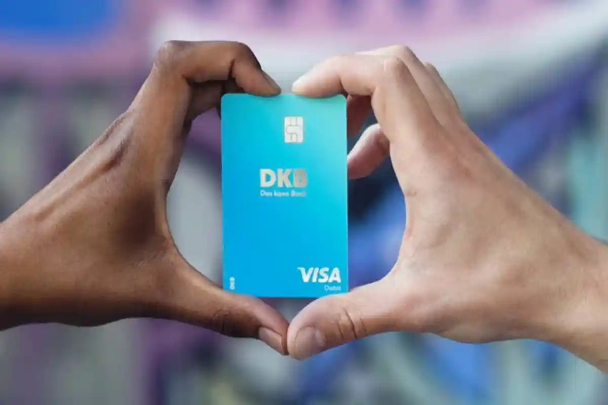 Для клиентов Deutsche Kreditbank кредитная карта станет платной фото 1