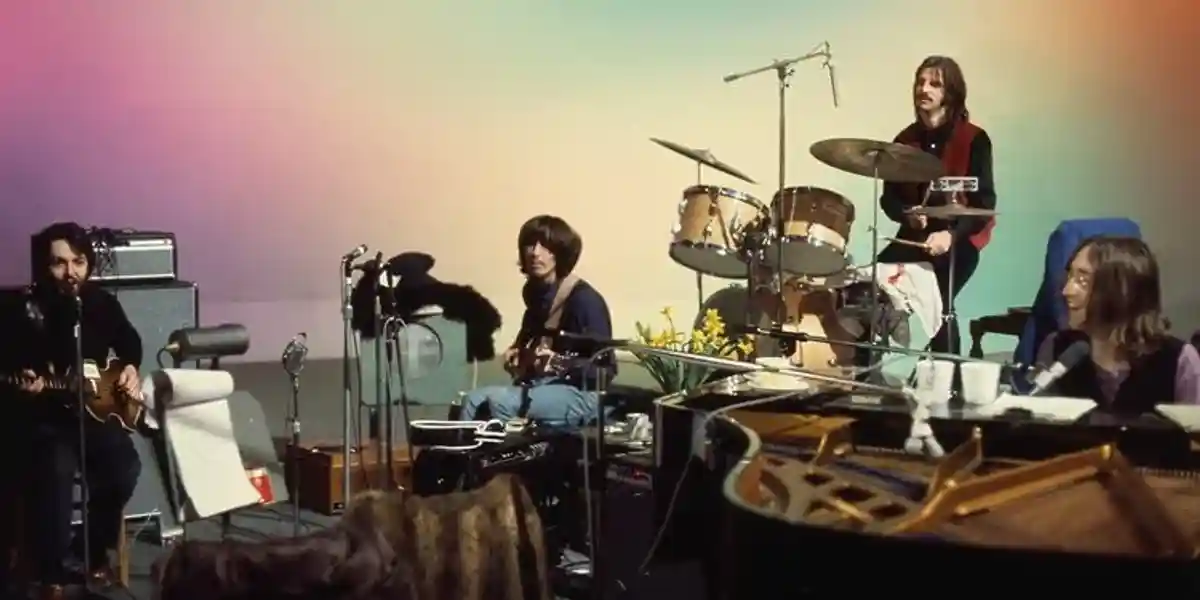 Кадр из документального сериала «The Beatles: Get Back». Фото: Walt Disney Studios 