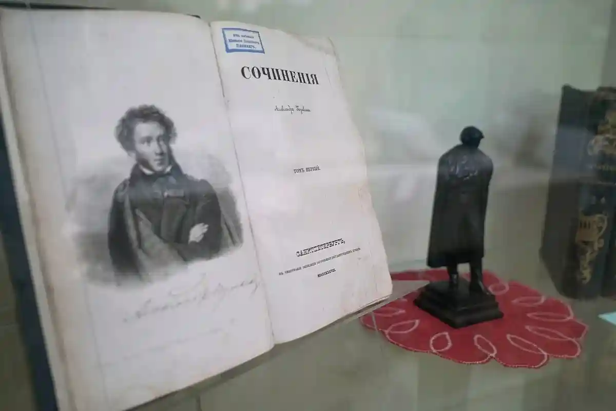 В Воронеже открылась выставка старинных книг, украденных немцами в годы войны