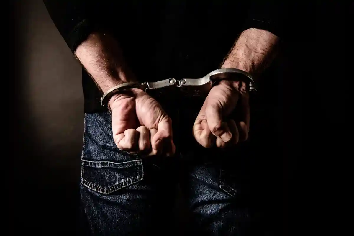 Арестованный преступник Фото: Annotee/Shutterstock.com