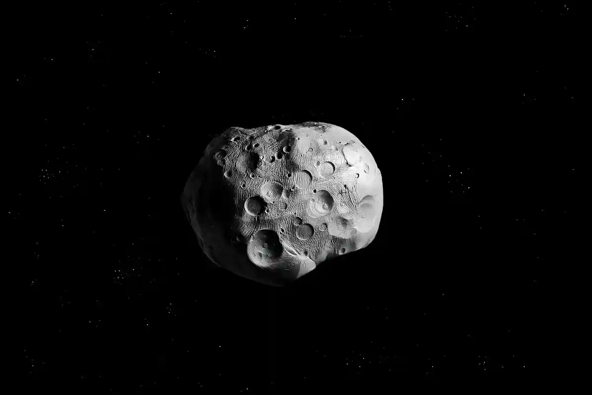 Астероид 2004 UE не угрожает нашей планете. Фото: Shutterstock.com.