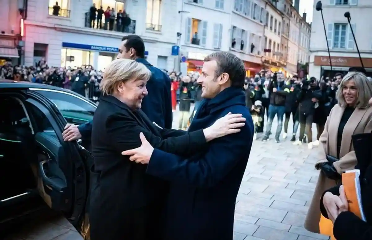 «Франция любит тебя!»: прощальная встреча Макрона и Меркель. Фото: bundeskanzlerin/instagram.com