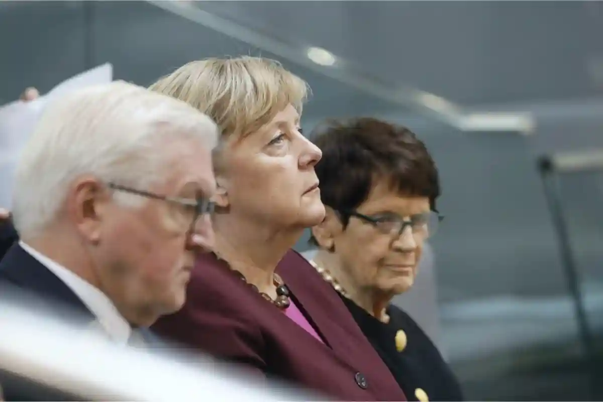 Саммит Бундестага сегодня решит: 3G, всеобщий локдаун, вакцинация ждут немцев? фото 1