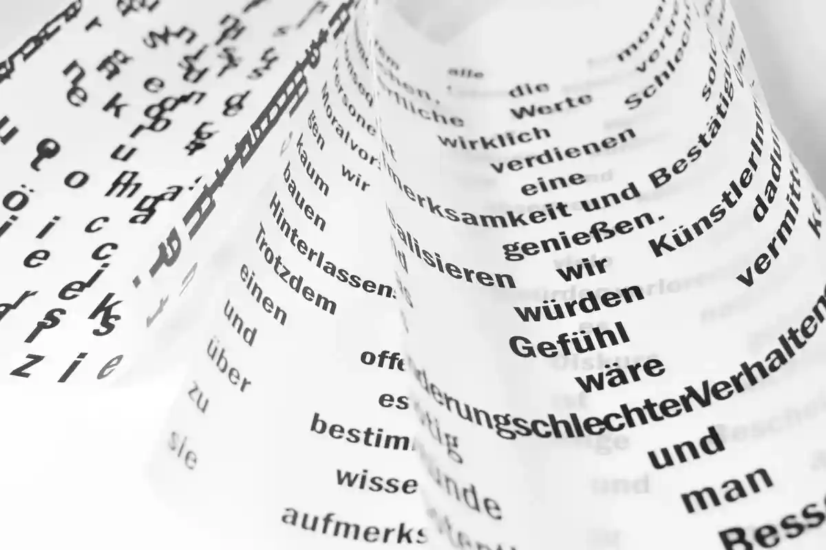 Как написать письмо на немецком языке. Фото: Skylar Kang / Pexels.com